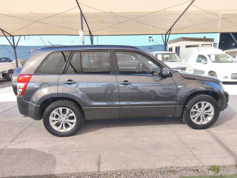 SUZUKI GRAND NOMADE 2017